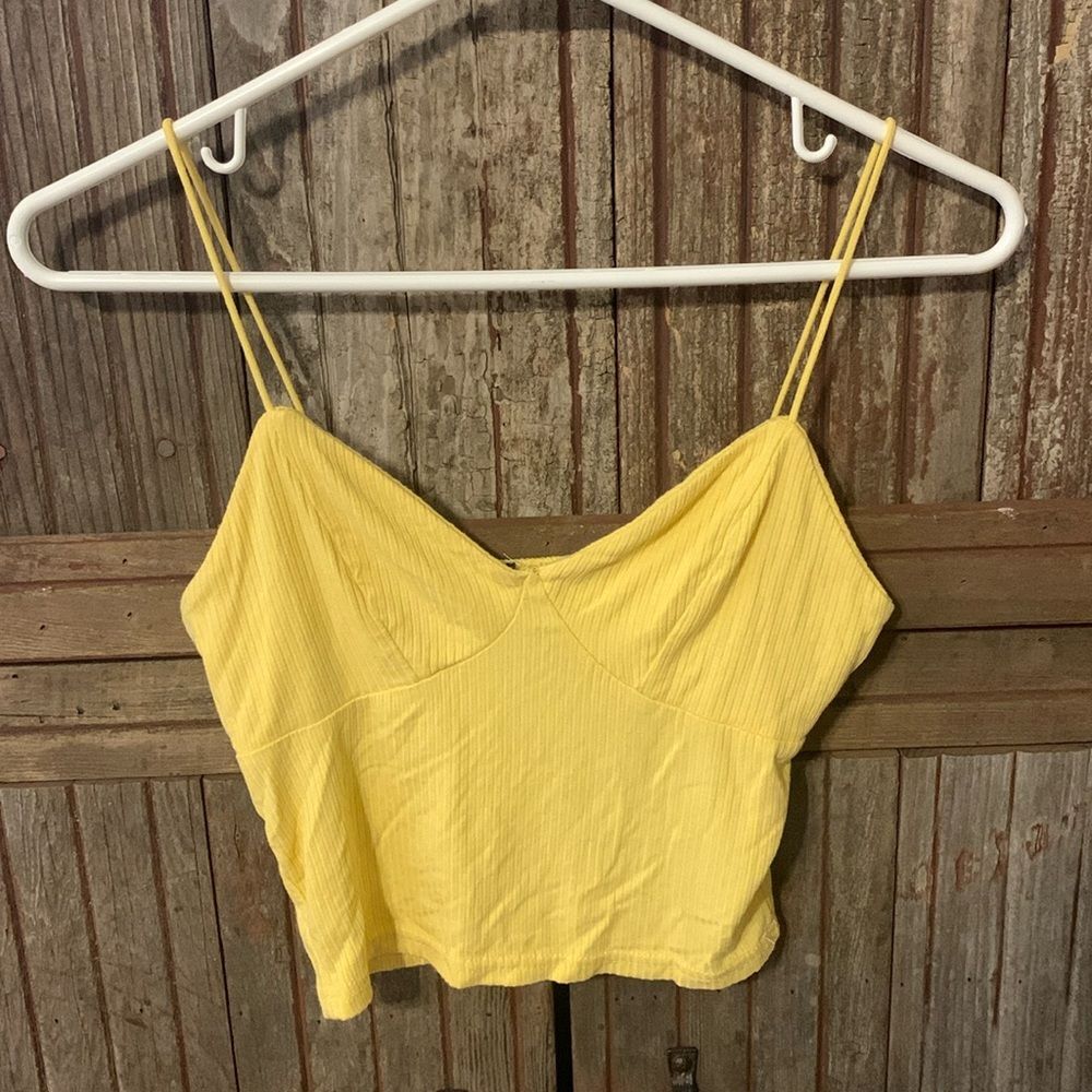 Women’s Juniors Ribbed Double Lined V-neck Triangle Pastel Yellow Crop Tank Top